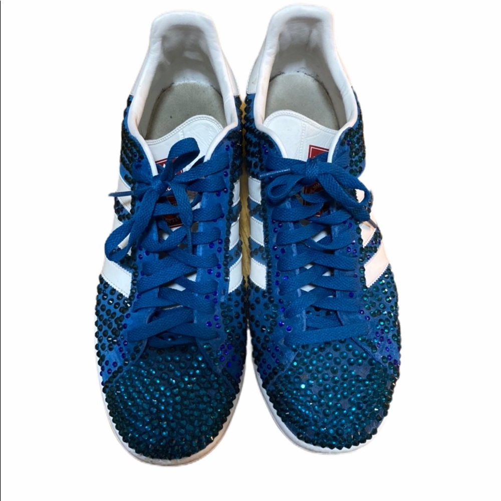 Custom thrift store Adidas